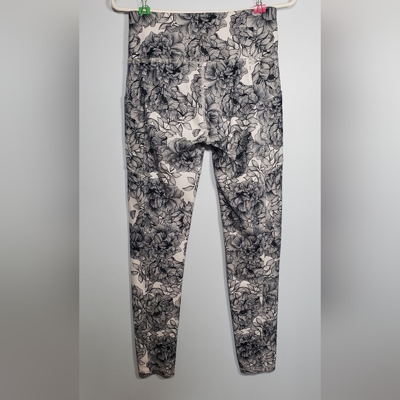 Women athletic leggings with pockets - Picture 3 of 3